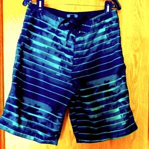 Oakley Origin size 30 x 10.5” black green striped board shorts swim trunks EUC